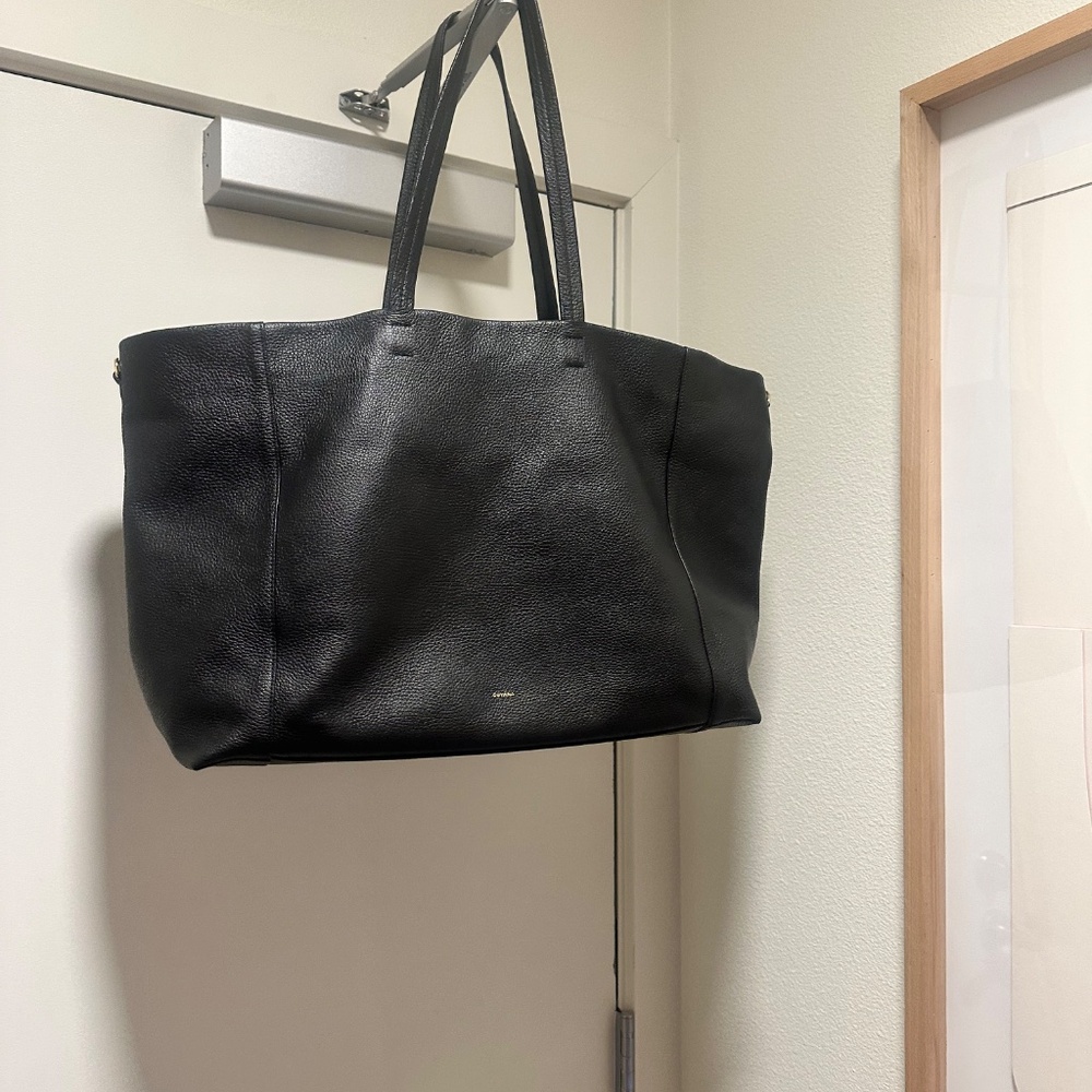 Cuyana Classic Easy Zipper Tote - Picture 5 of 12